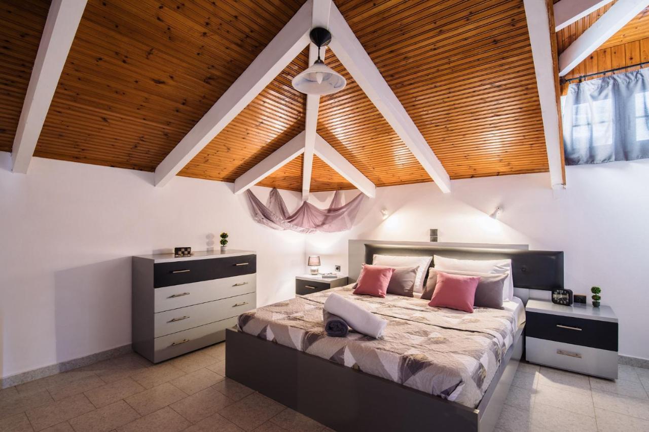 Villa Corali Apartments Sea Breath & Pool Amúdi Kültér fotó